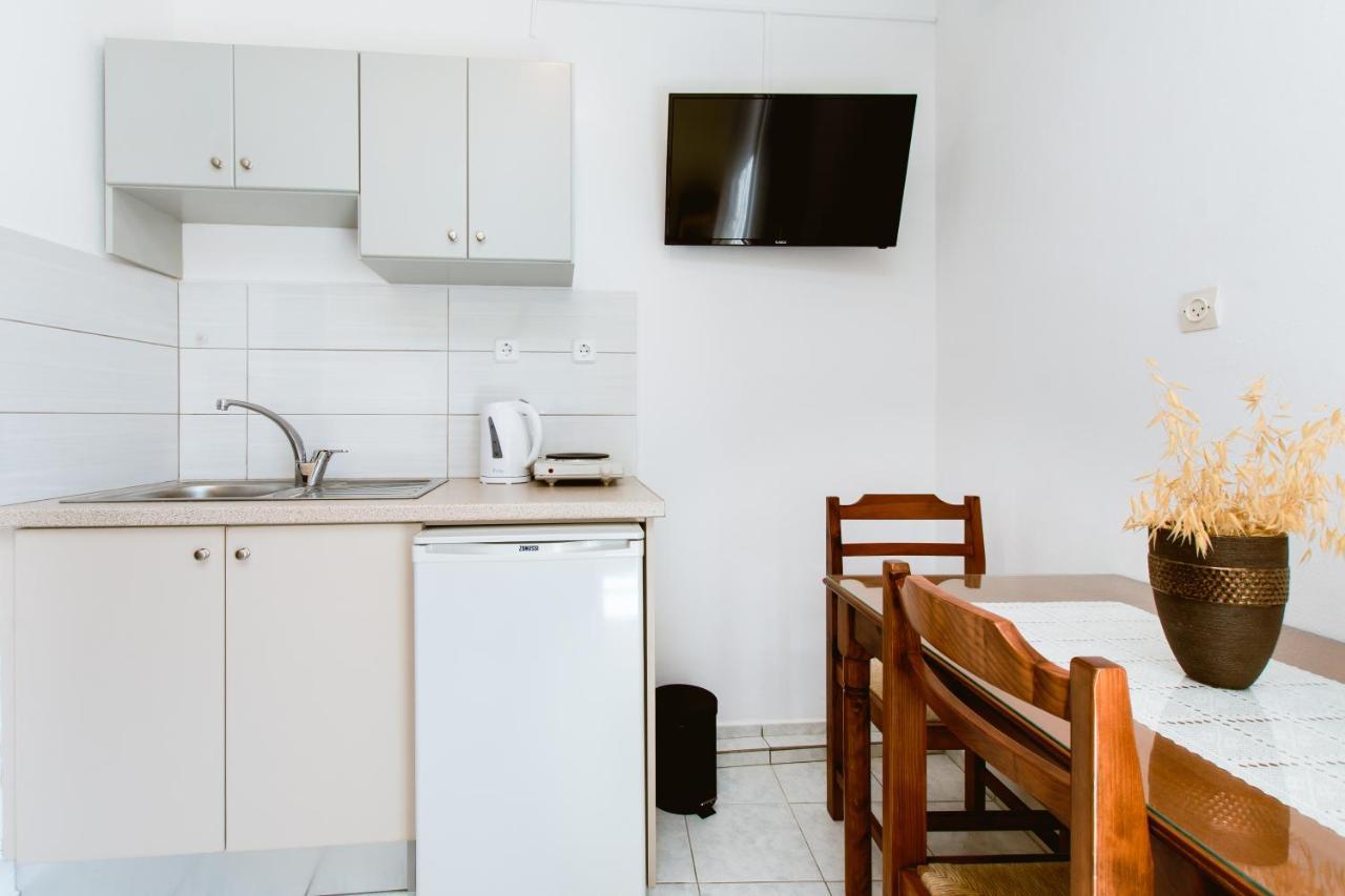 Koulouris Apartments & Studios Kalyves Extérieur photo